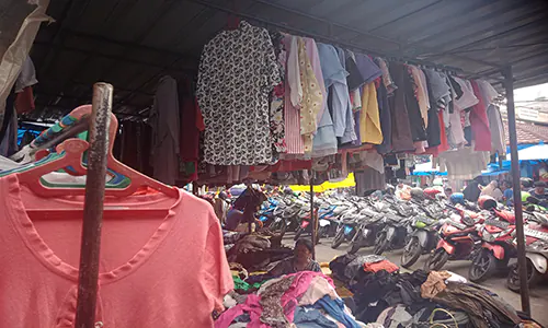 Pedagang Monza Pematang Siantar Khawatir Baju Bekas Impor Dibasmi